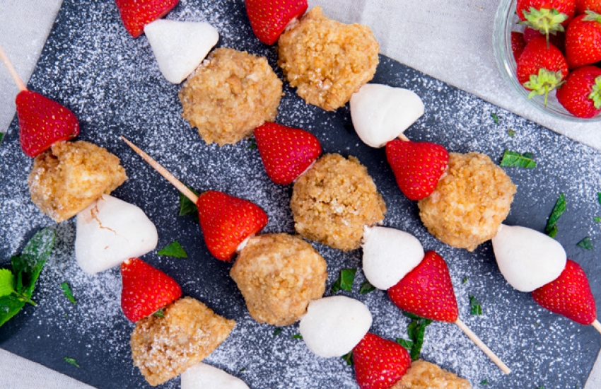 Eton Mess Cheesecake Dessert Kabobs