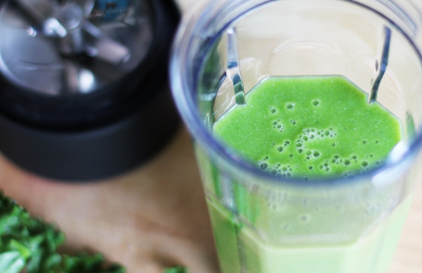 Green Smoothie Recipe with Kale