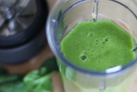 Green Smoothie Recipe with Spinach