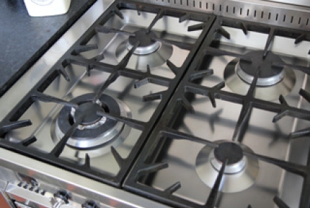 How to clean a stove