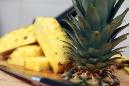 How to cut a Pineapple
